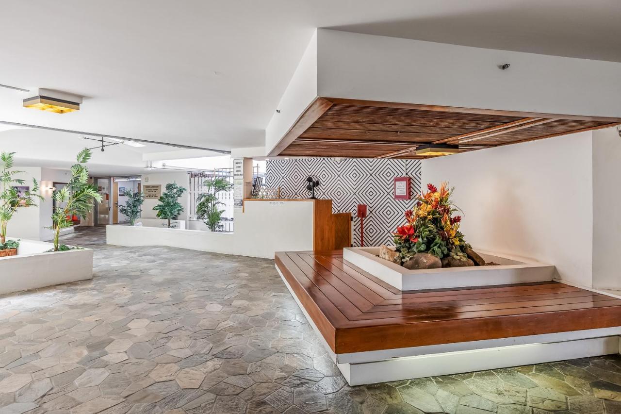Bright & Cozy Condo Unit With Balcony! Гонолулу Экстерьер фото