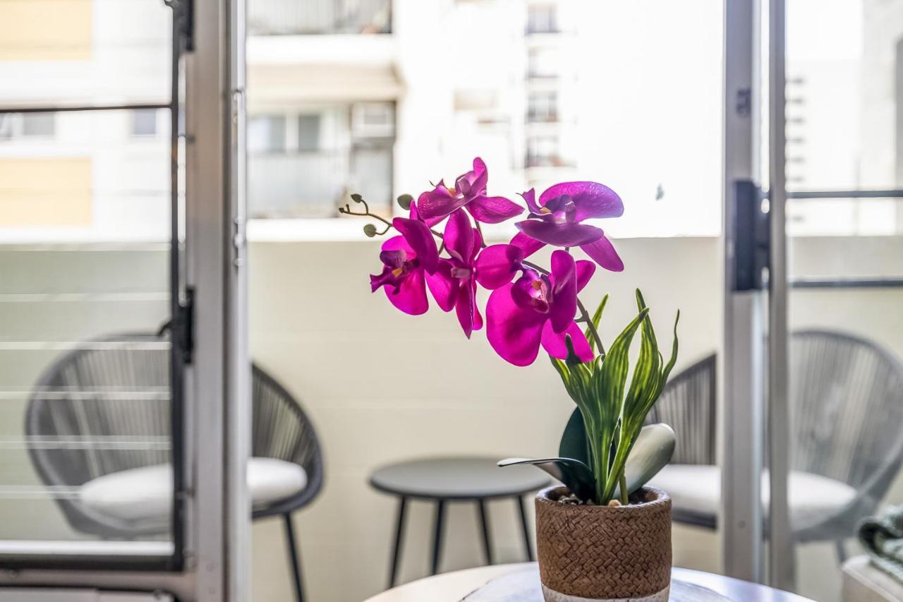 Bright & Cozy Condo Unit With Balcony! Гонолулу Экстерьер фото